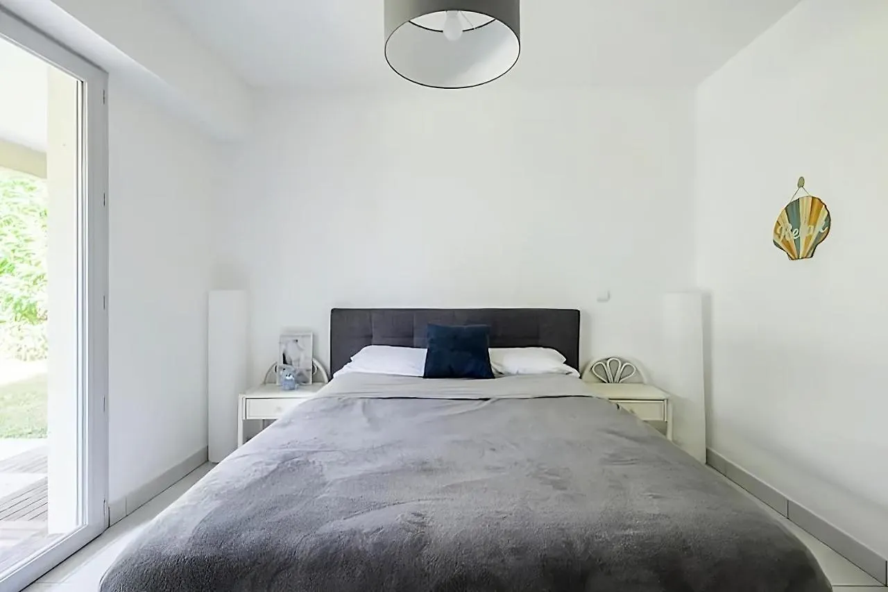 אנטיב Rooftop Pool, Private Garden, At The Sand Beach! 0*,