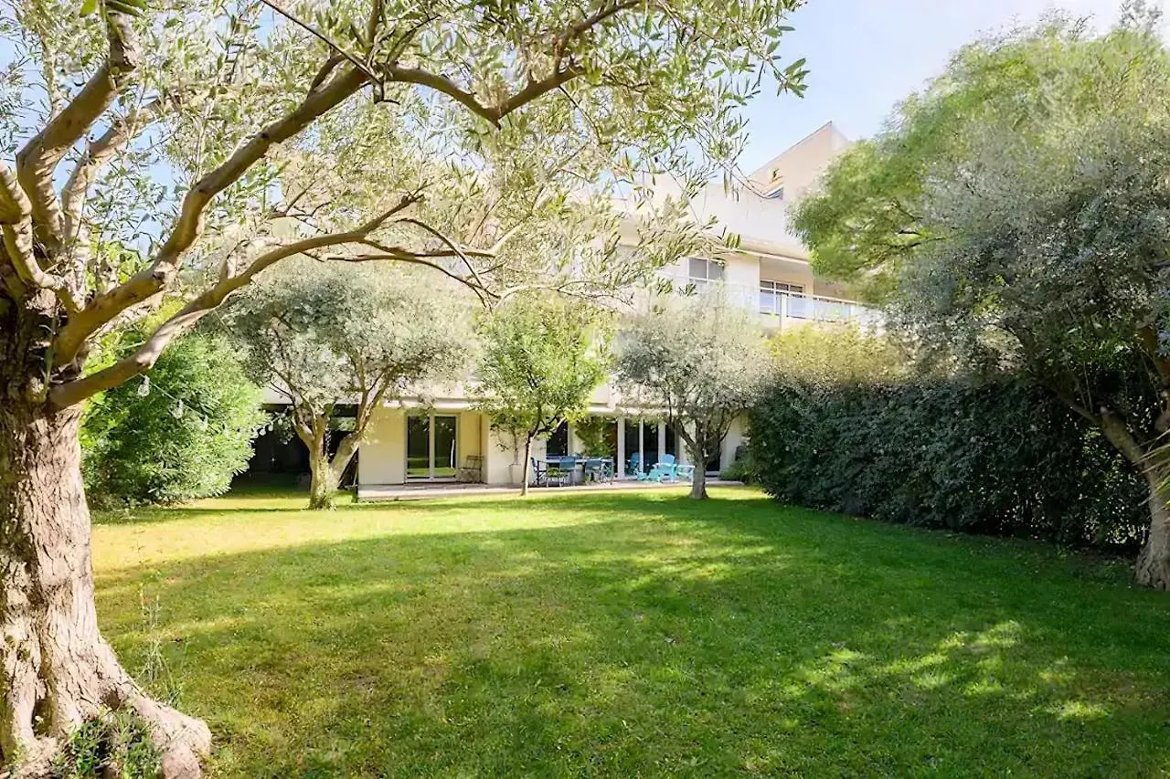 Rooftop Pool, Private Garden, At The Sand Beach! Antibes