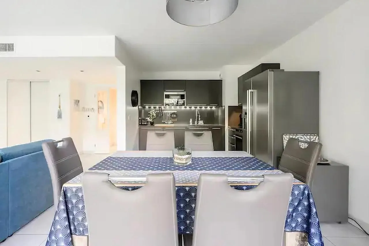 אנטיב Rooftop Pool, Private Garden, At The Sand Beach! 0*,